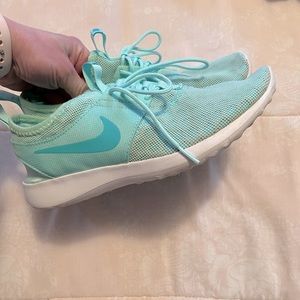 Nike Women’s Tennis Shoe